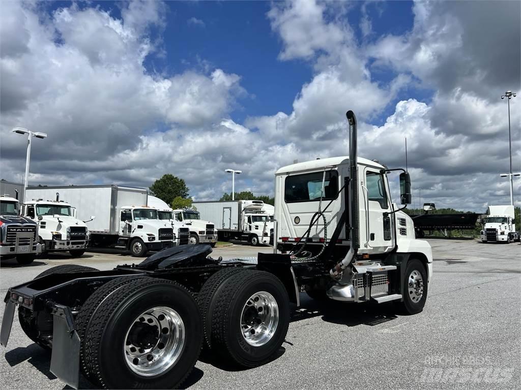 Mack AN64T Truck Tractor Units
