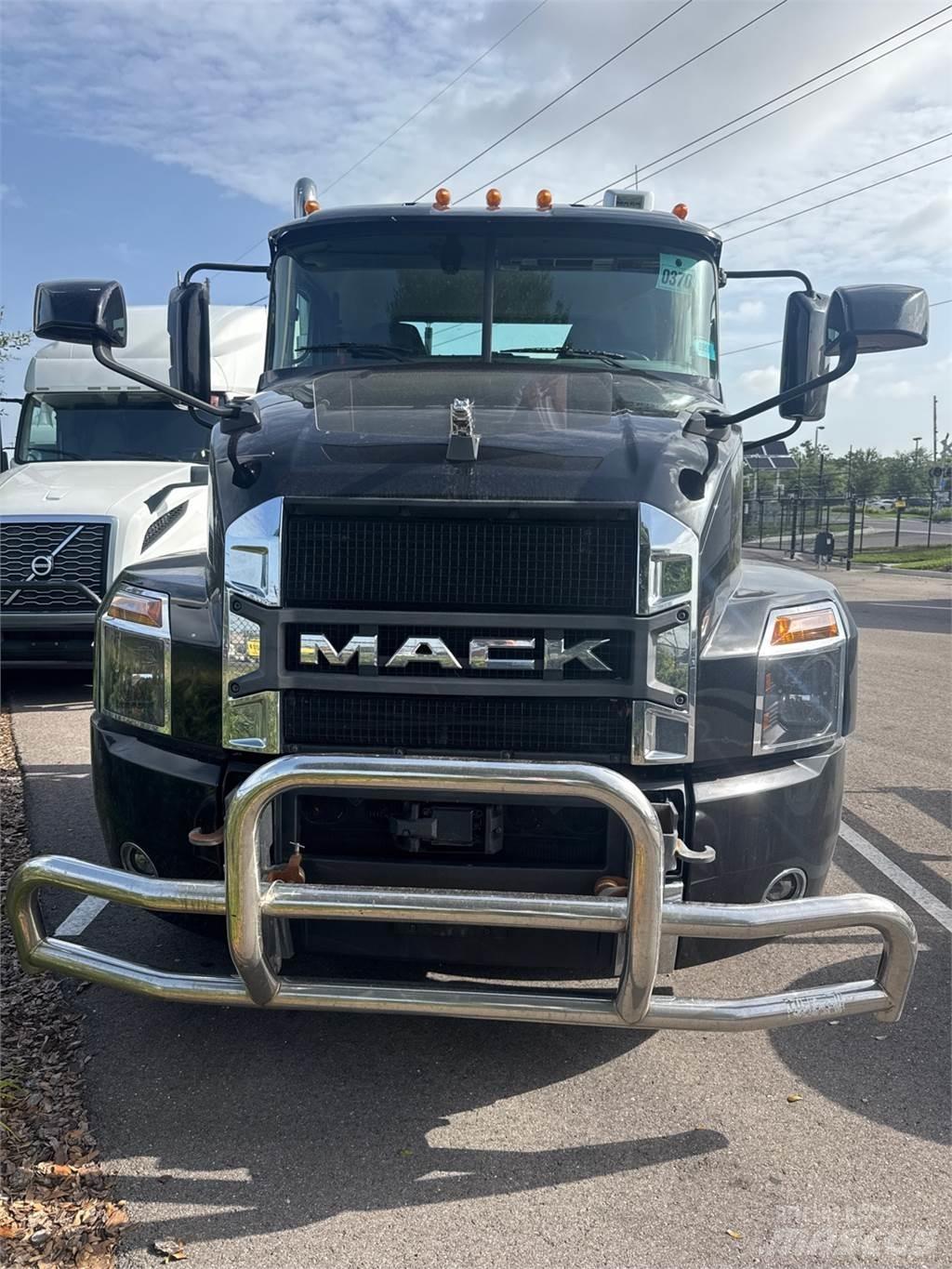 Mack AN64T Truck Tractor Units