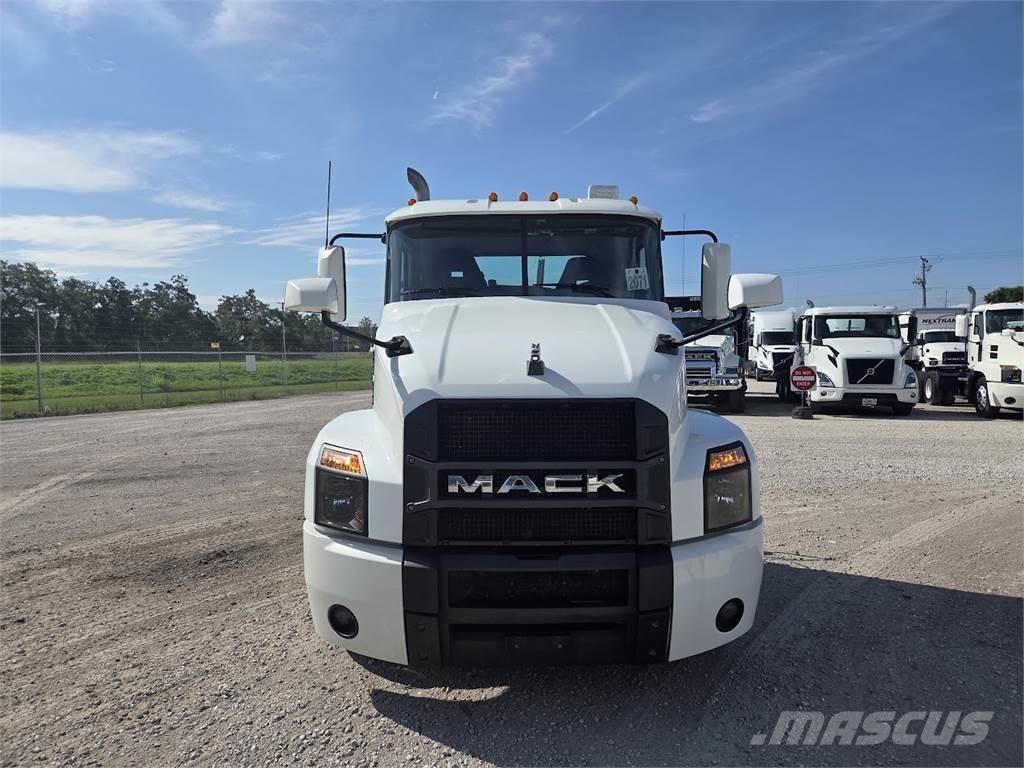 Mack AN64T Truck Tractor Units