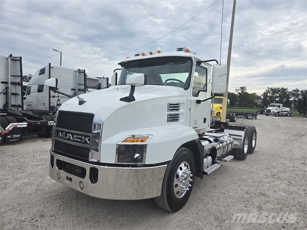 Mack AN64T Truck Tractor Units