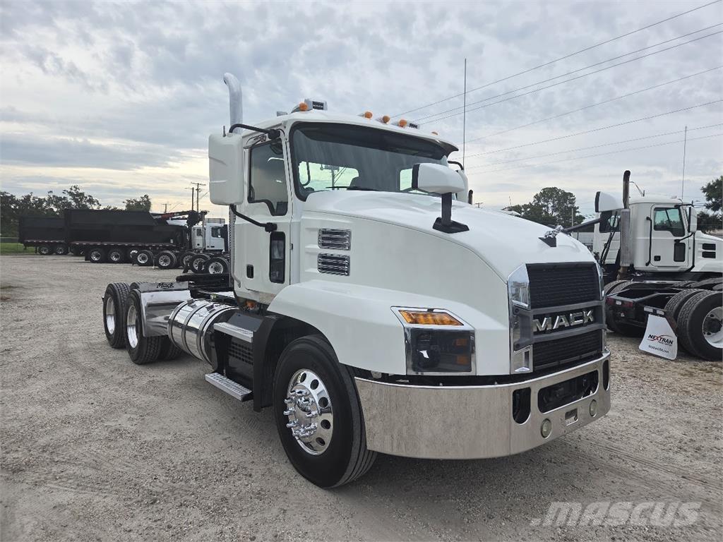 Mack AN64T Truck Tractor Units