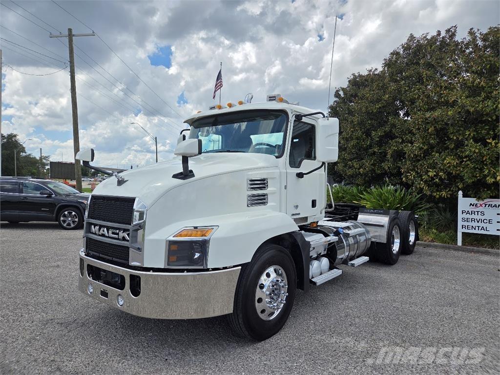 Mack AN64T Truck Tractor Units
