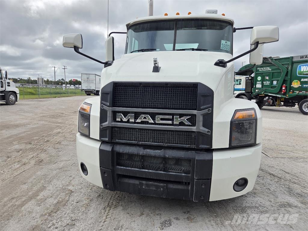 Mack AN64T Truck Tractor Units