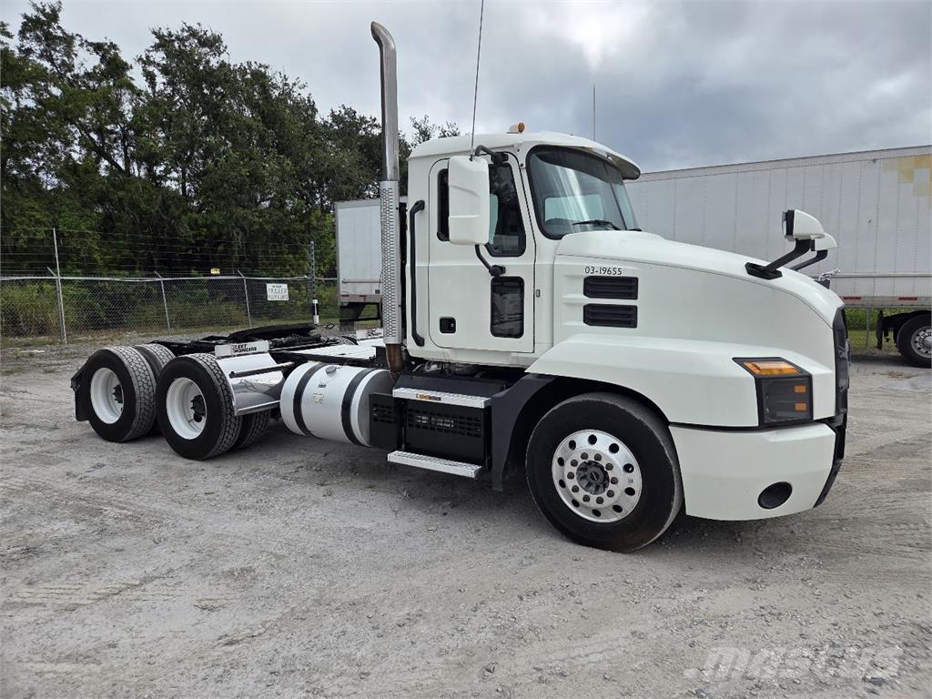 Mack AN64T Truck Tractor Units