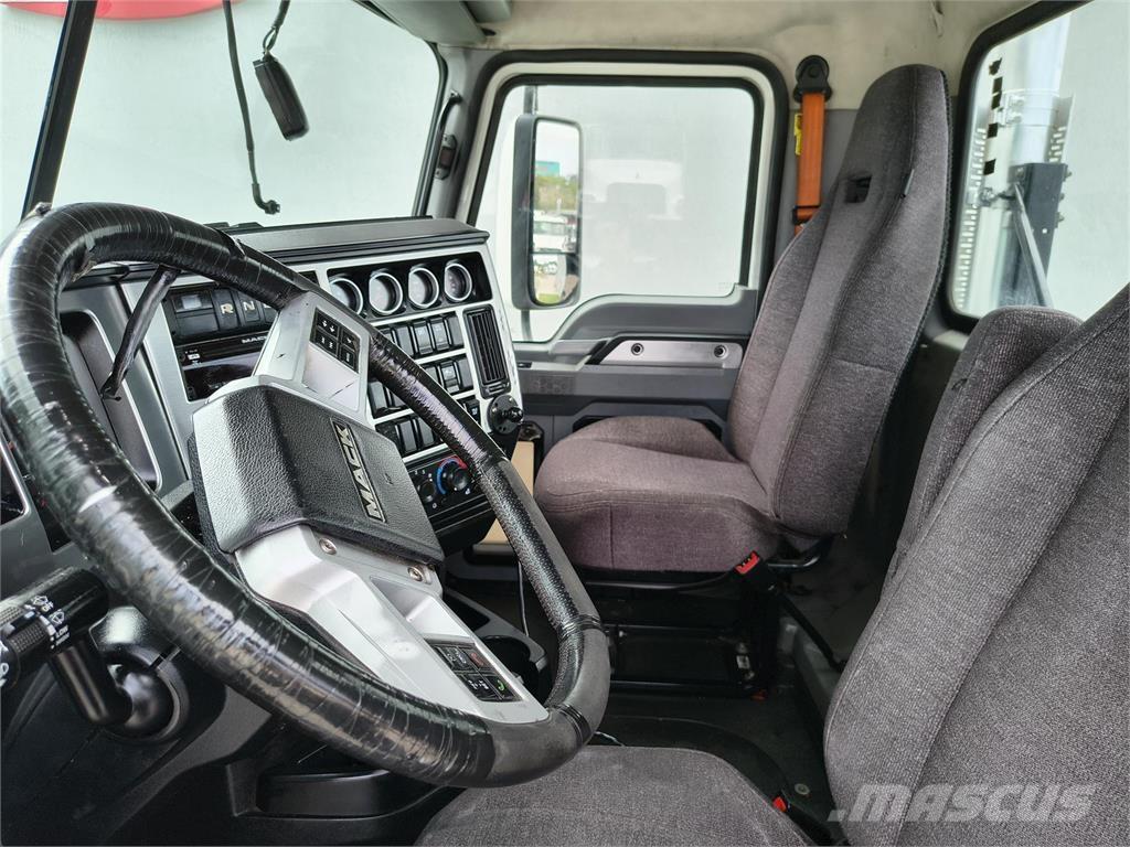 Mack AN64T Truck Tractor Units