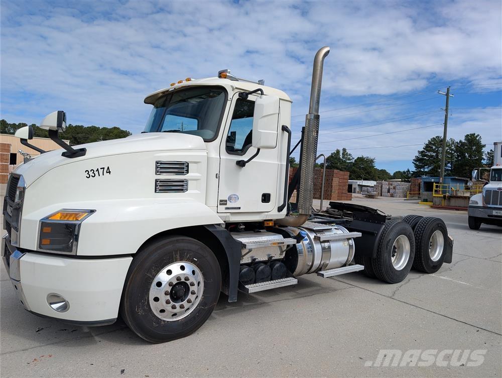Mack AN64T Truck Tractor Units