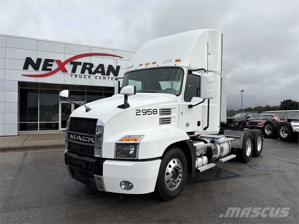 Mack AN64T Truck Tractor Units