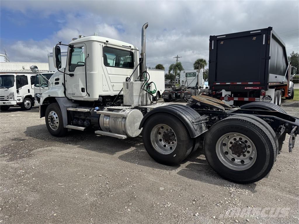 Mack CXU613 Truck Tractor Units