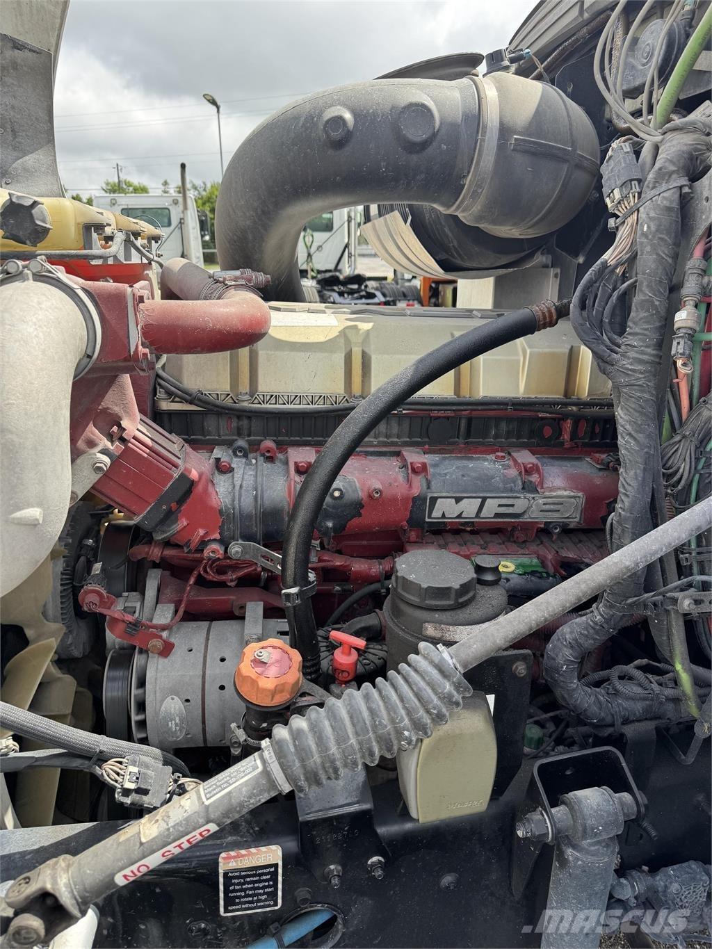 Mack CXU613 Truck Tractor Units