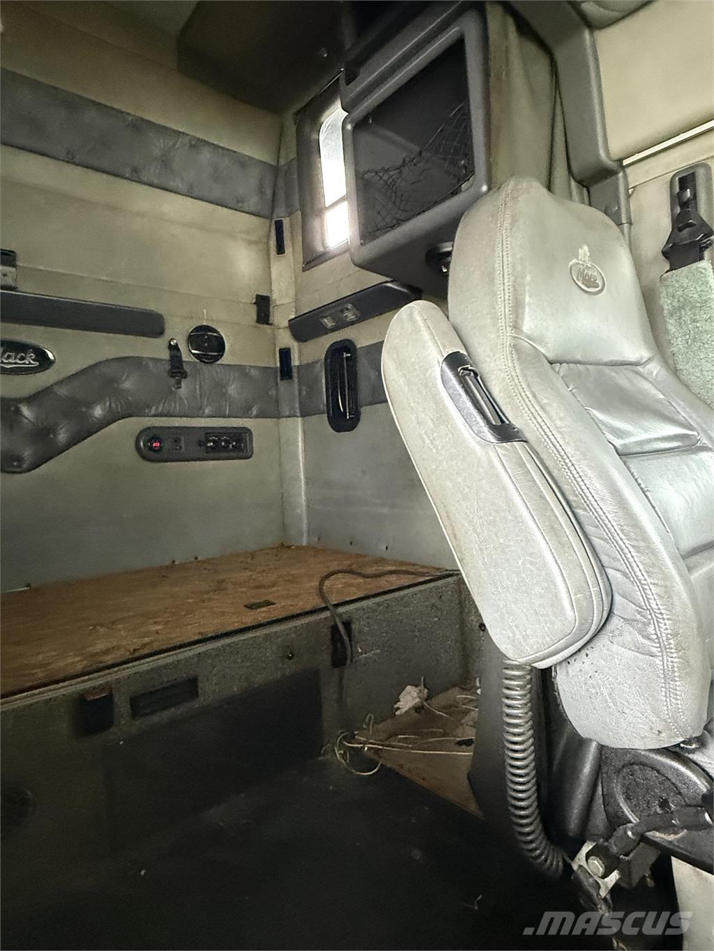 Mack CXU613 Truck Tractor Units