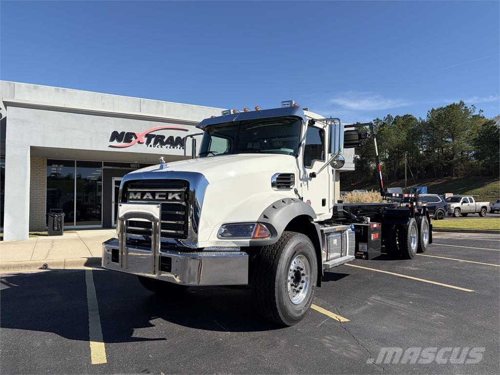 Mack GR64B Other trucks