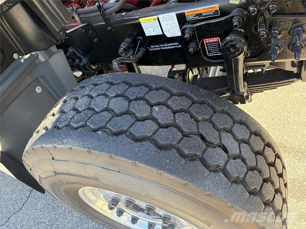 Mack GR64FR Concrete trucks