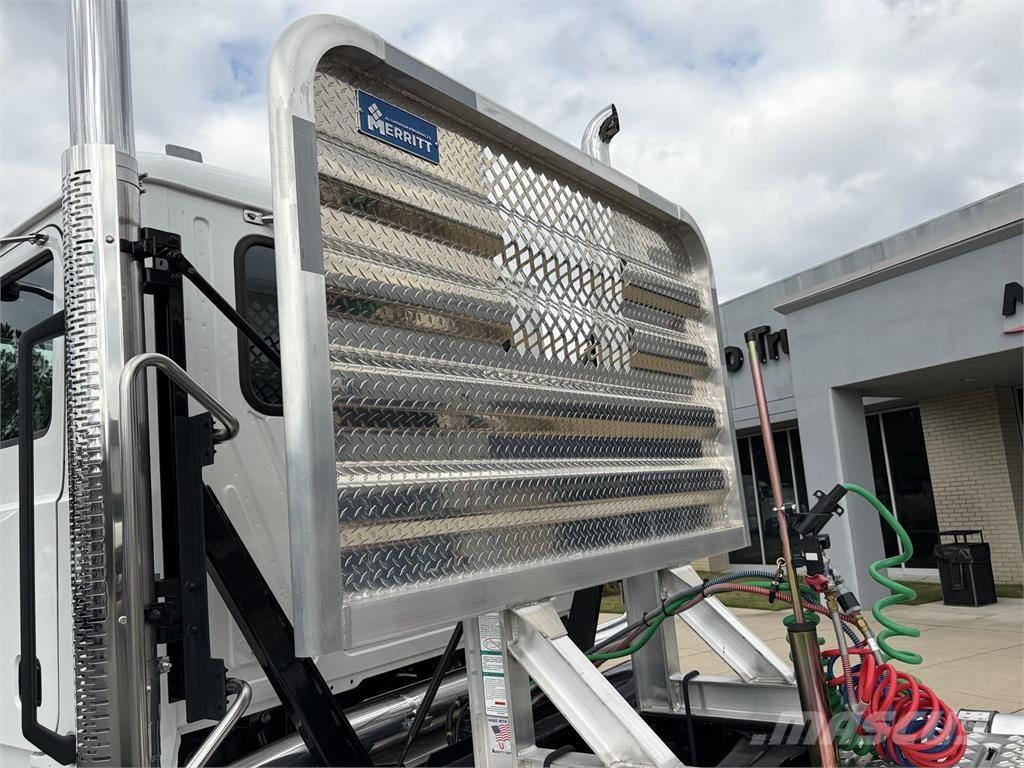 Mack GR64FT Truck Tractor Units