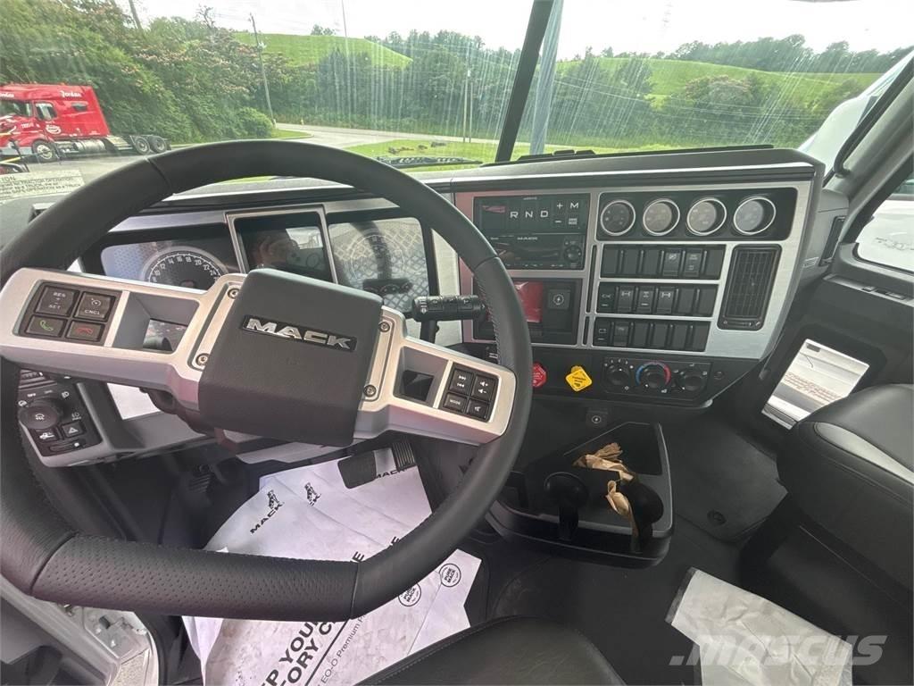 Mack GR64FT Truck Tractor Units