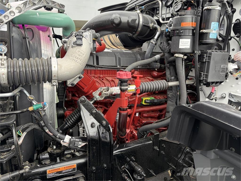 Mack GR64FT Truck Tractor Units