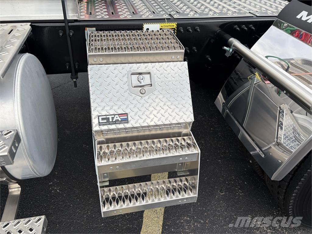 Mack GR64FT Truck Tractor Units