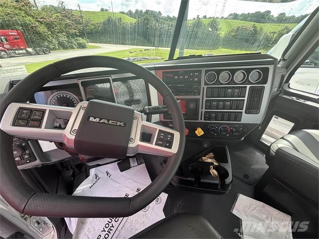 Mack GR64FT Truck Tractor Units