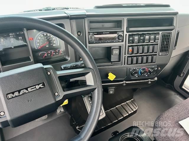 Mack MD6 42R Chassis Cab trucks