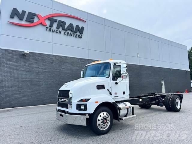 Mack MD6 42R Chassis Cab trucks