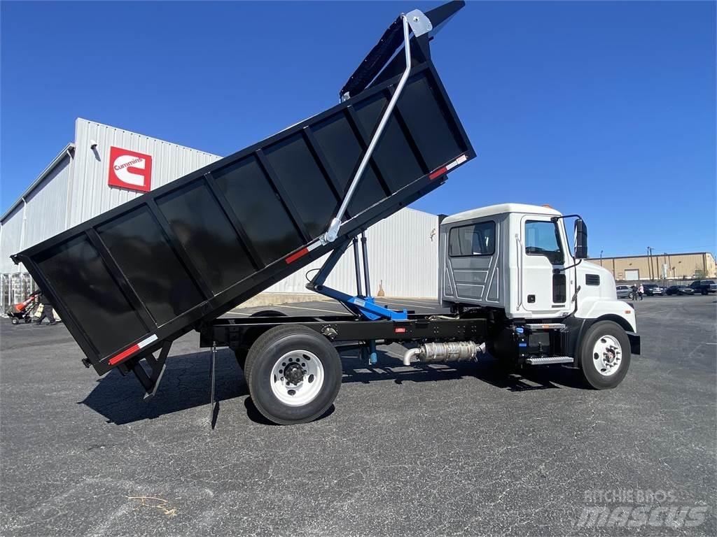 Mack MD6 42R Chassis Cab trucks