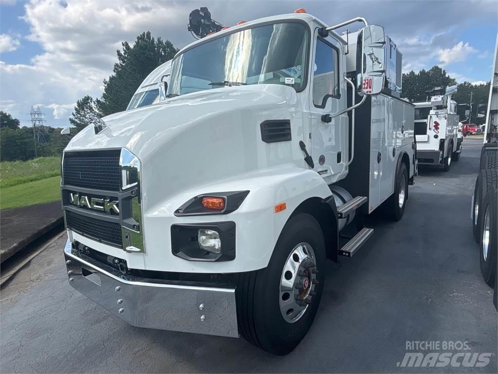 Mack MD6 42R Chassis Cab trucks