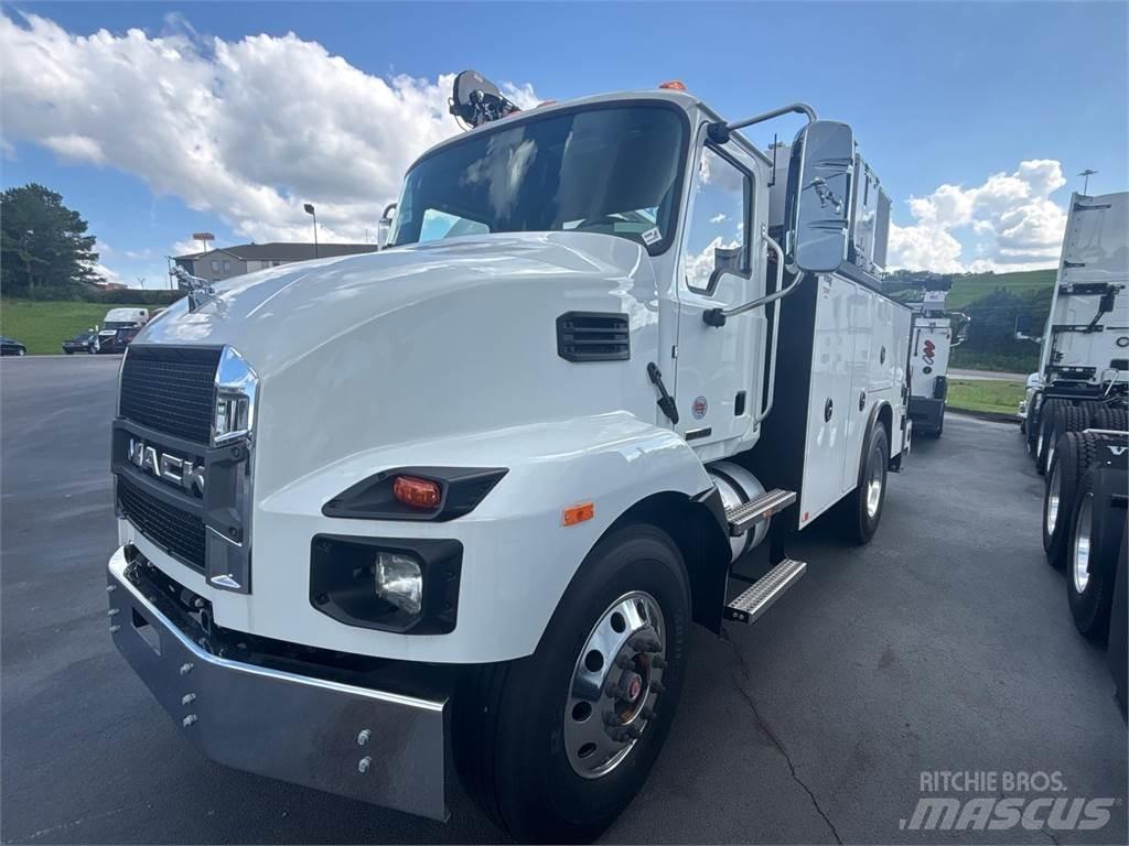 Mack MD6 42R Chassis Cab trucks