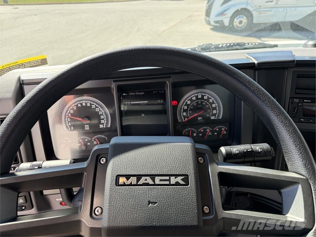 Mack MD6 42R Van Body Trucks