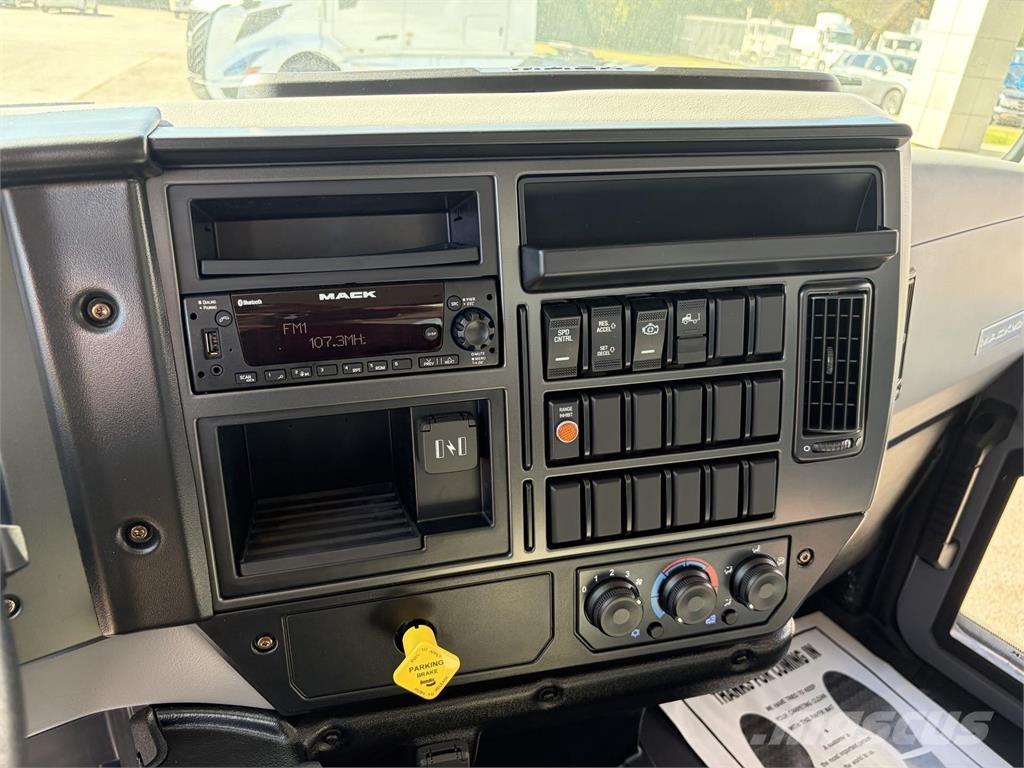 Mack MD6 42R Van Body Trucks