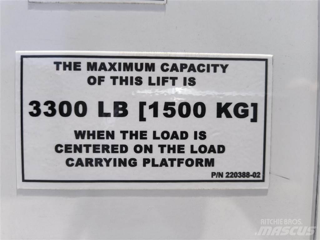 Mack MD6 42R Truck Tractor Units