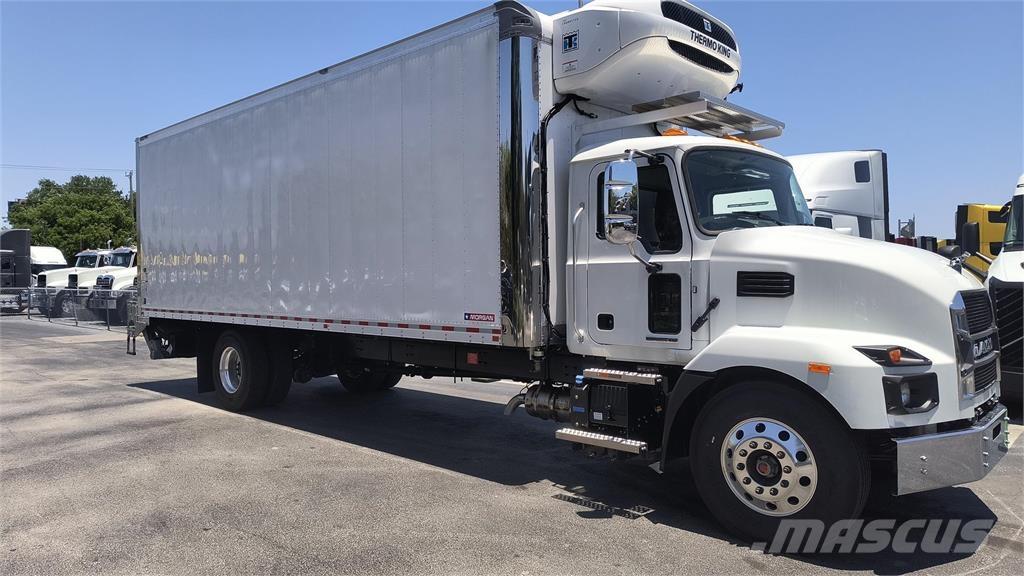 Mack MD6 42R Van Body Trucks