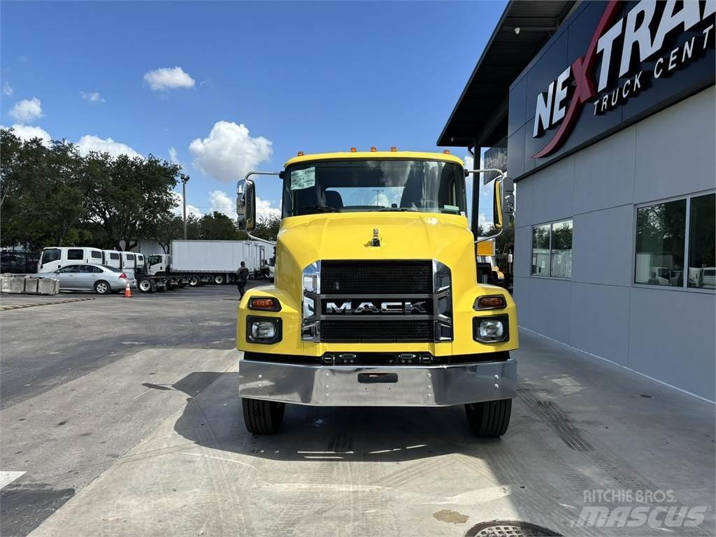 Mack MD7 42R Other
