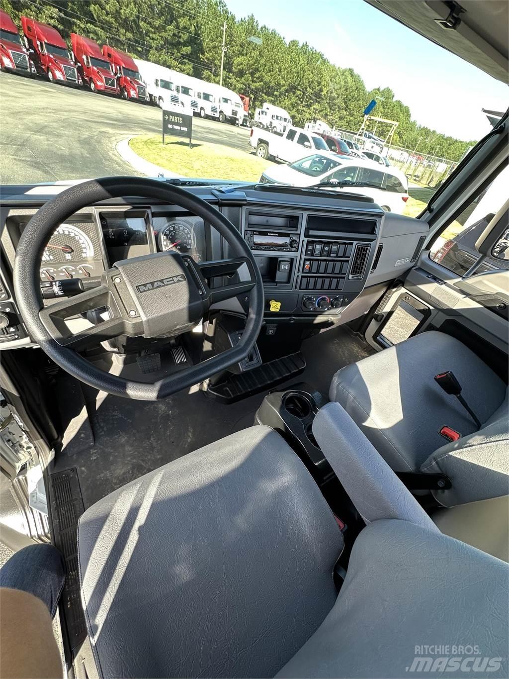 Mack MD7 42R Chassis Cab trucks