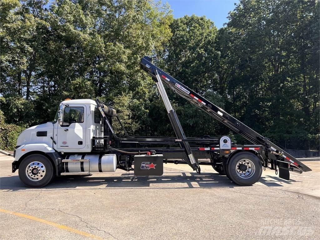Mack MD7 42R Chassis Cab trucks