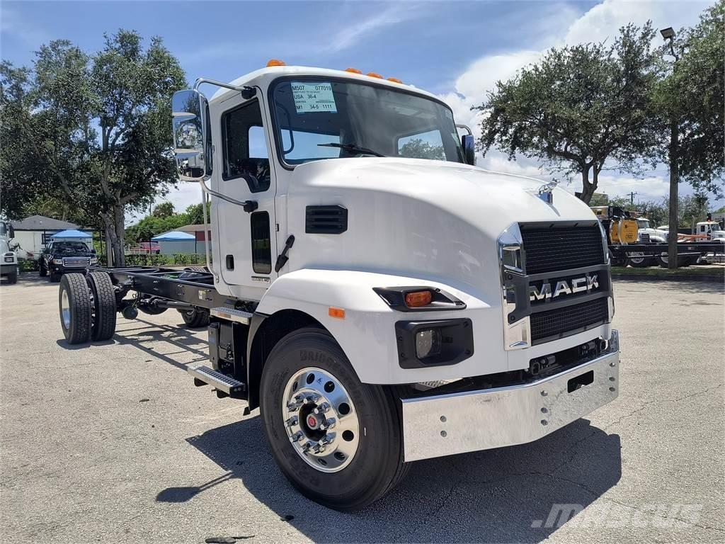 Mack MD7 42R Tipper trucks