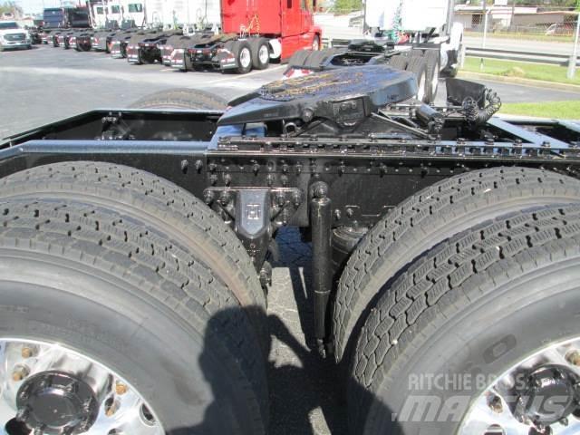 Mack PI64T Truck Tractor Units