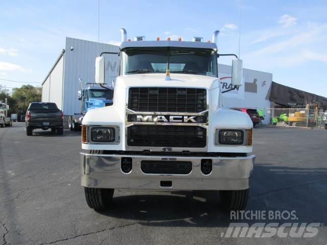 Mack PI64T Truck Tractor Units