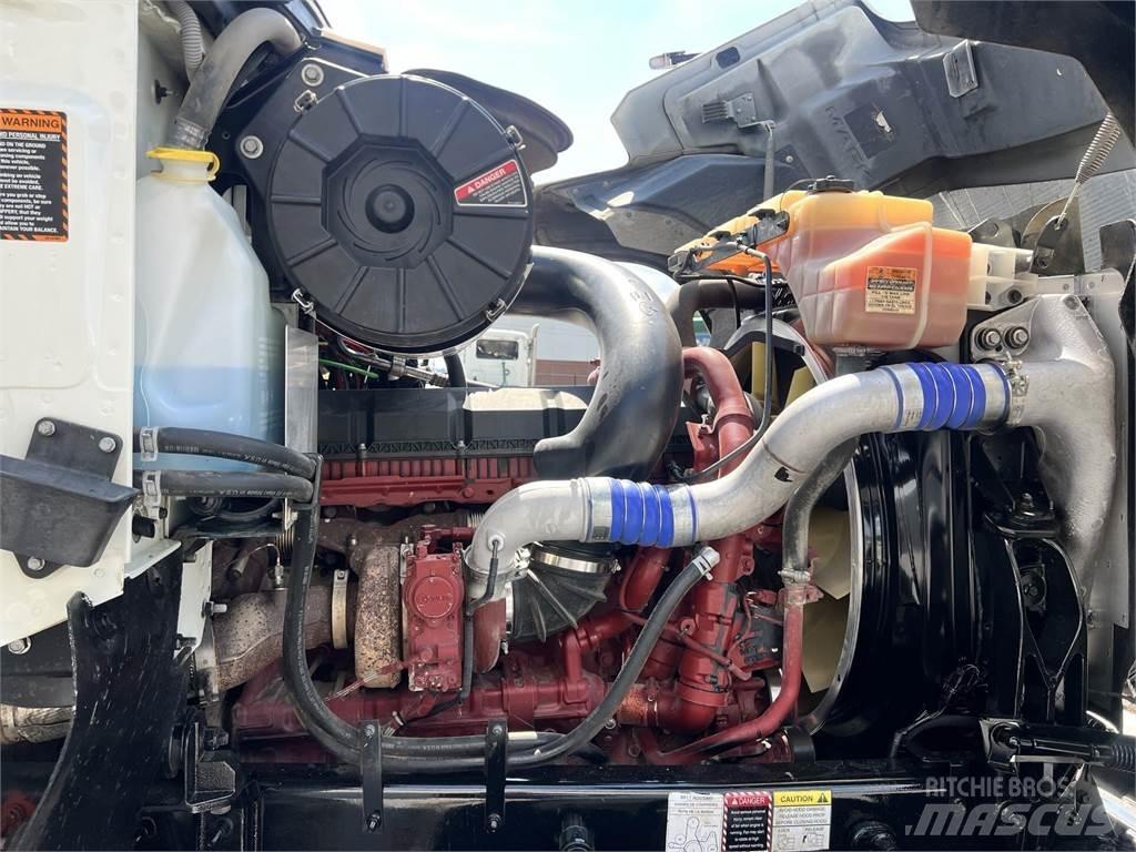 Mack PI64T Truck Tractor Units