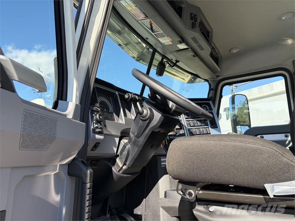 Mack PI64T Truck Tractor Units