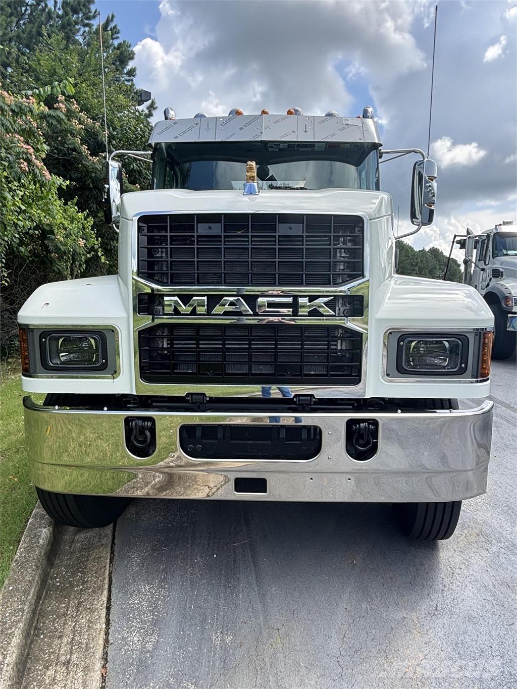 Mack PI64T Truck Tractor Units