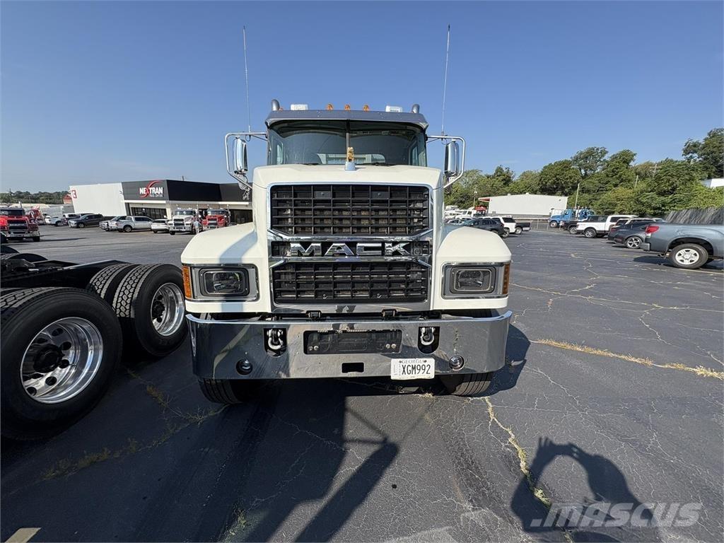 Mack PI64T Truck Tractor Units