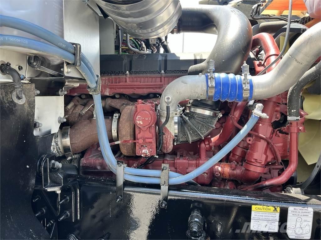 Mack PI64T Truck Tractor Units
