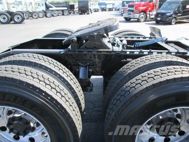 Mack PI64T Truck Tractor Units