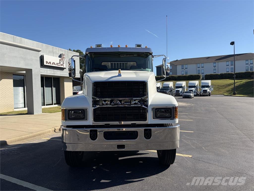 Mack PI64T Truck Tractor Units