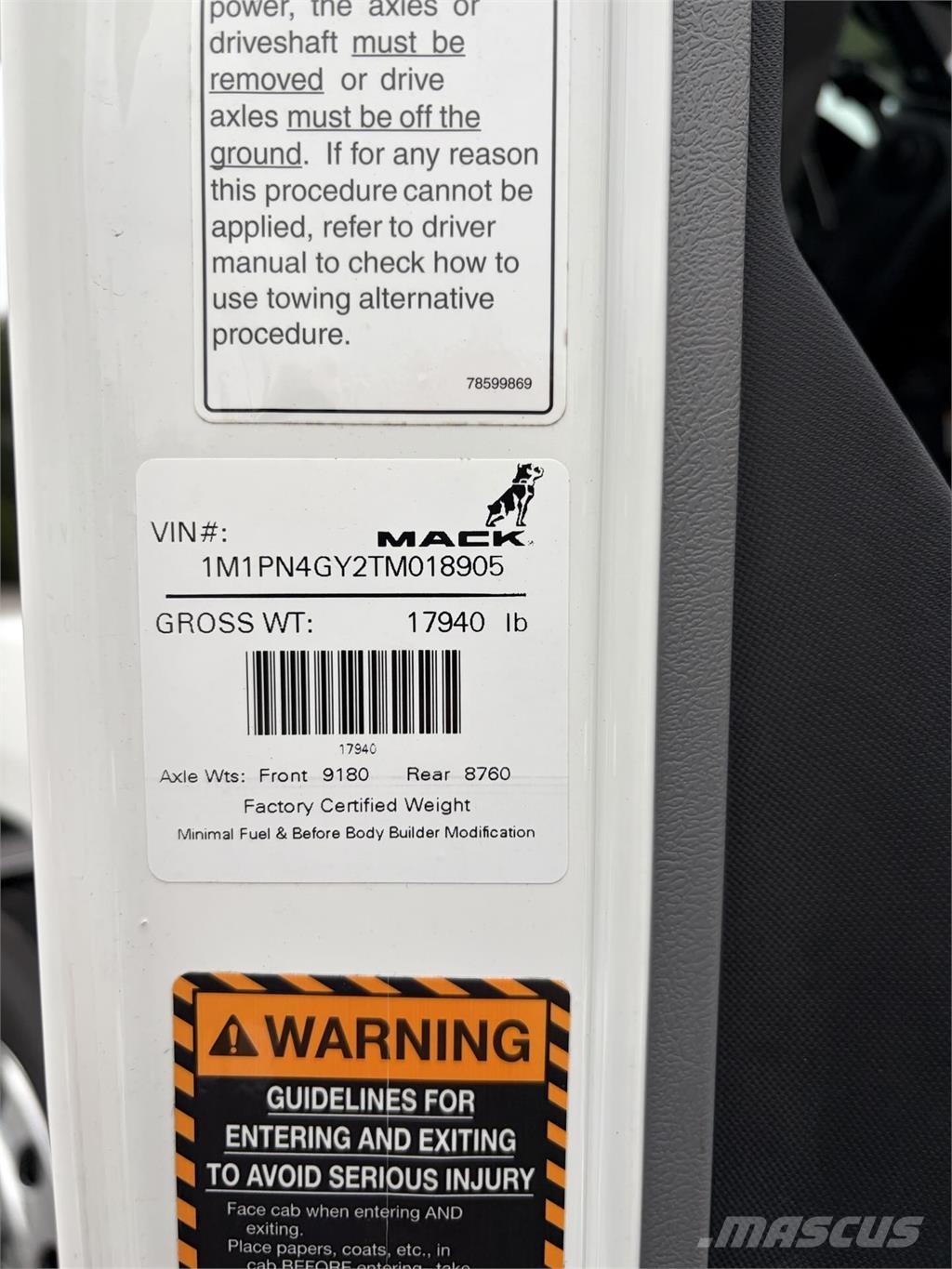 Mack PI64T Truck Tractor Units