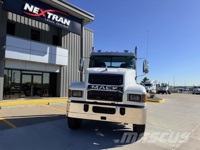Mack PI64T Truck Tractor Units