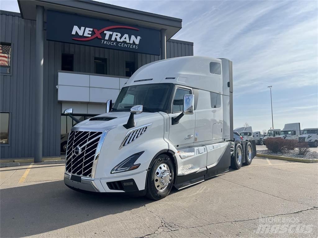 Volvo NEW VNL860 Truck Tractor Units