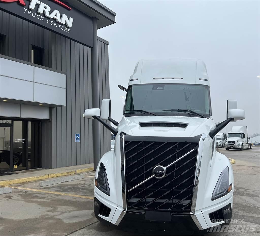 Volvo NEW VNL860 Truck Tractor Units
