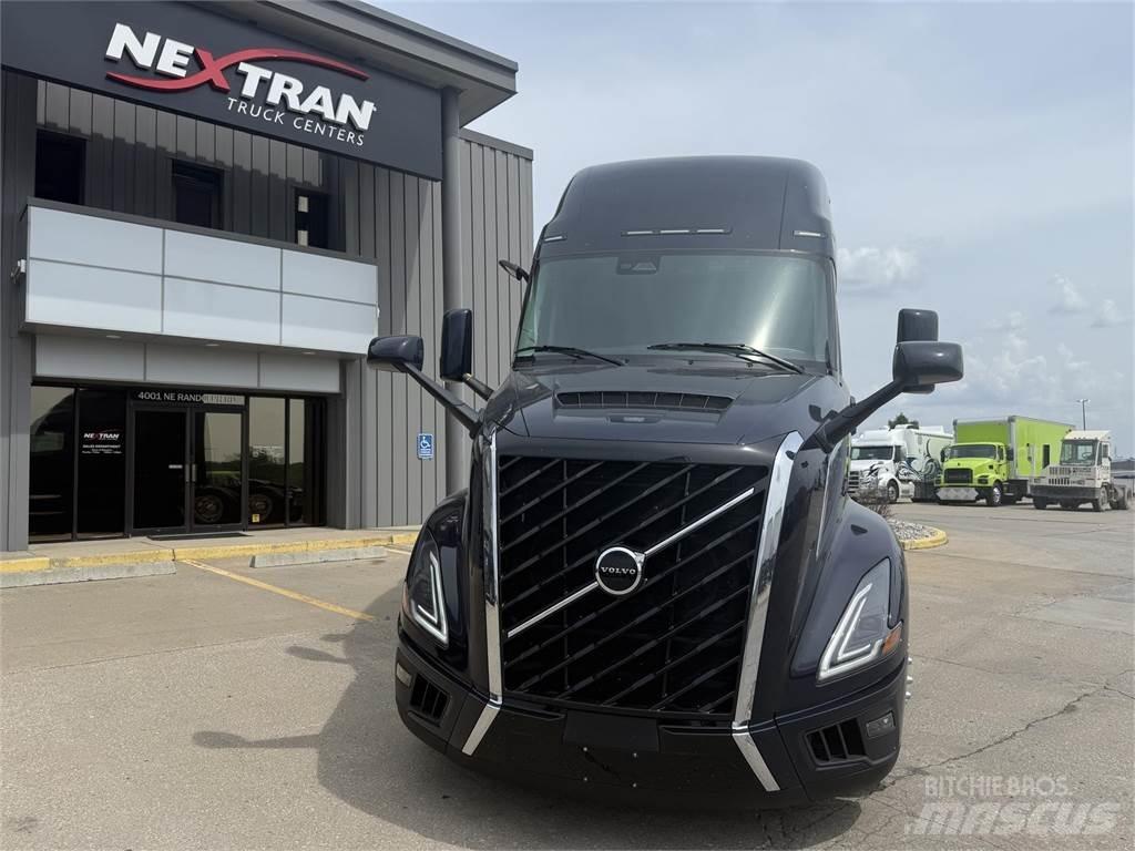 Volvo NEW VNL860 Truck Tractor Units