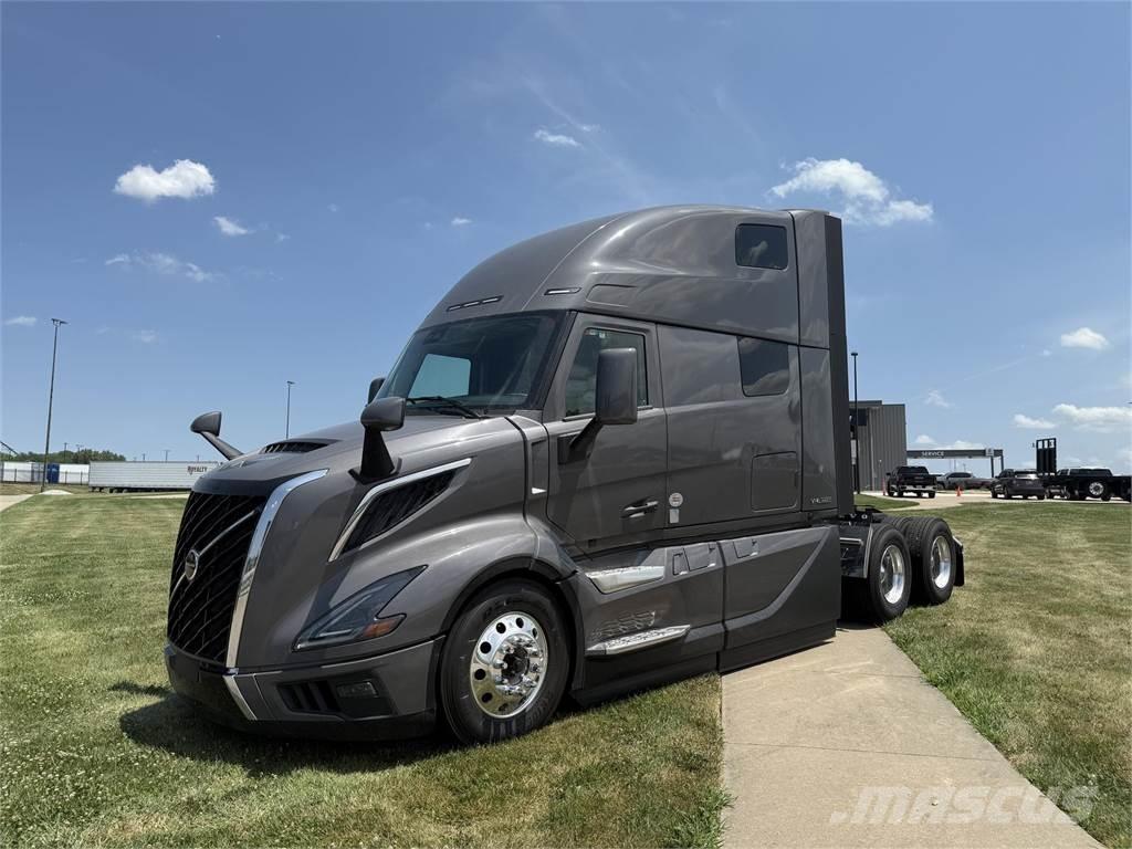 Volvo NEW VNL860 Truck Tractor Units