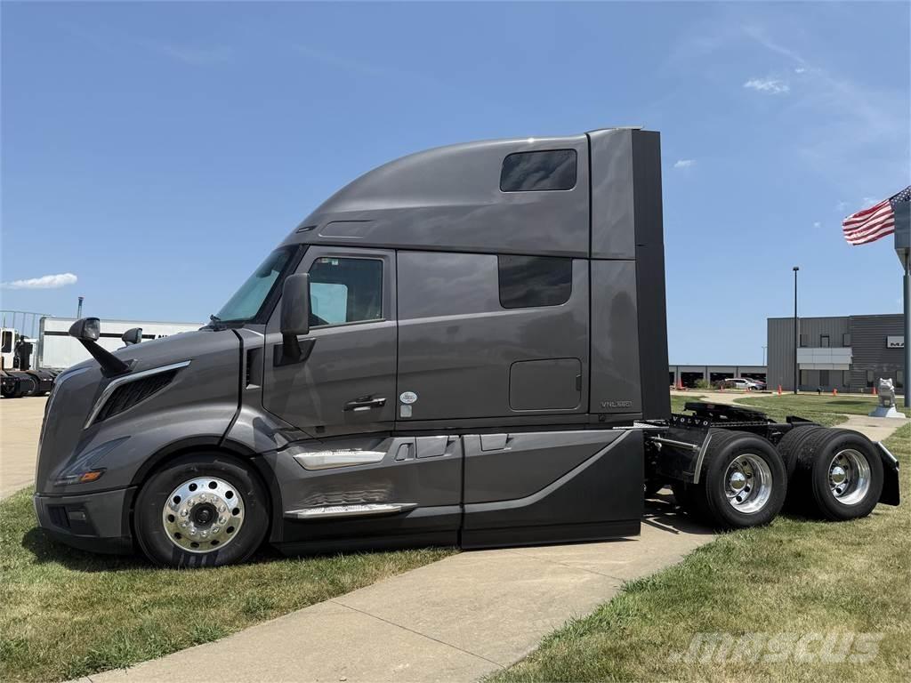 Volvo NEW VNL860 Truck Tractor Units